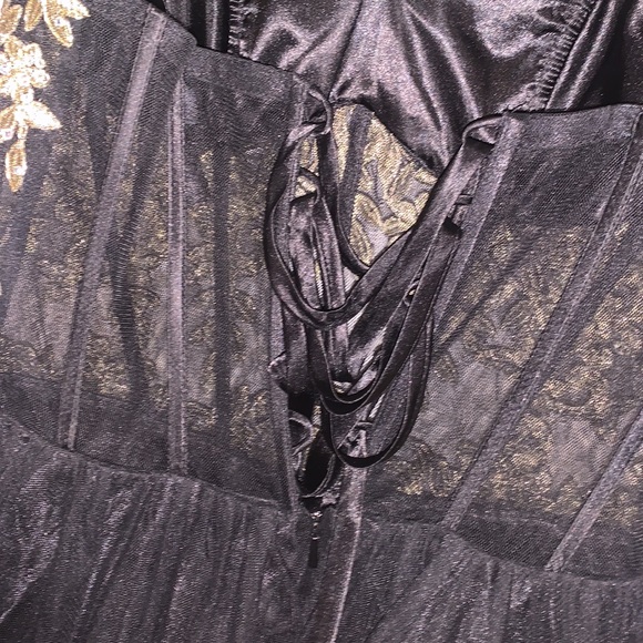 Party/Homecoming dress size 1 - Picture 4 of 5